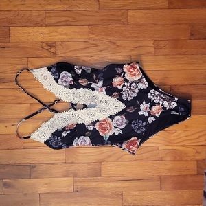 Cupshe Swimsuit 1 Piece Lightly Lined